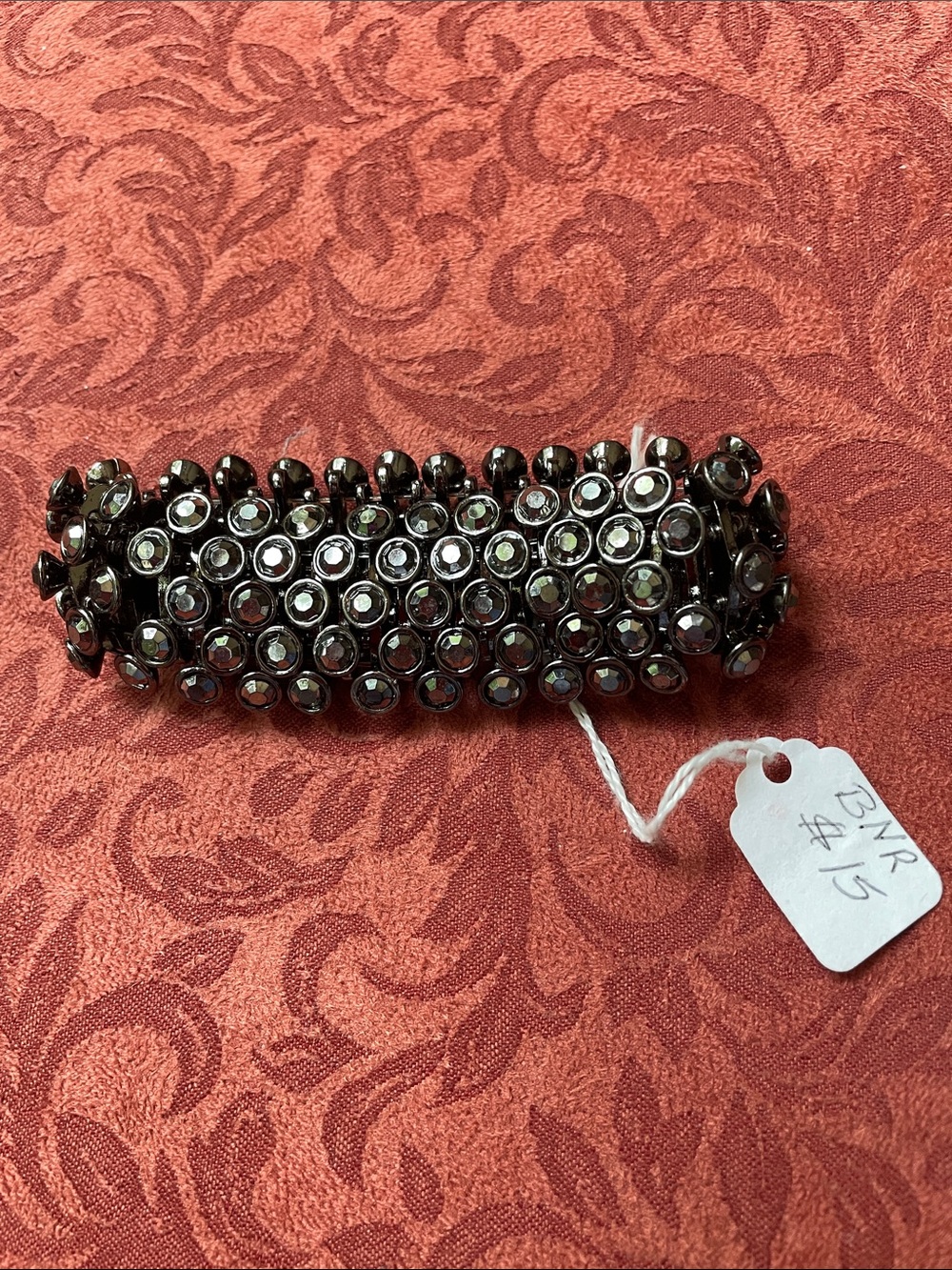 Hematite crystal bracelet, elastic, gun, metal tone, metal. small to medium siz